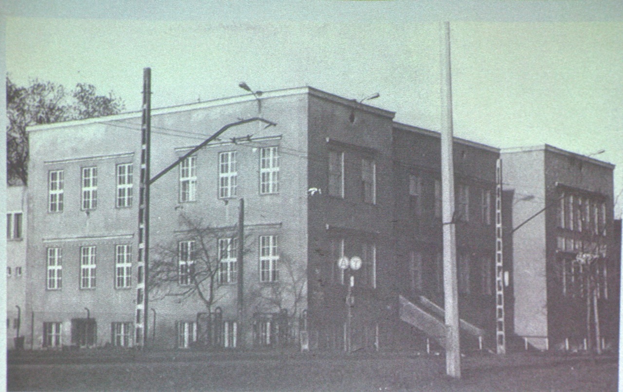 Budynek szkoły w Orłowie