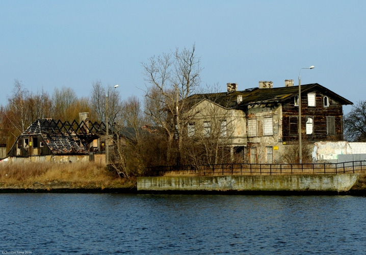 Widok na budynki -zdjęcie wykonane z ul. Wiosny Ludów w marcu 2016r